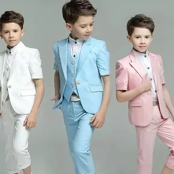 Летний однотонный костюм для мальчиков, комплект из трех предметов (короткие рукава + брюки + жилет), новинка 2023 года, модный строгий комплект на одной пуговице, красиво сидящий по фигуре.